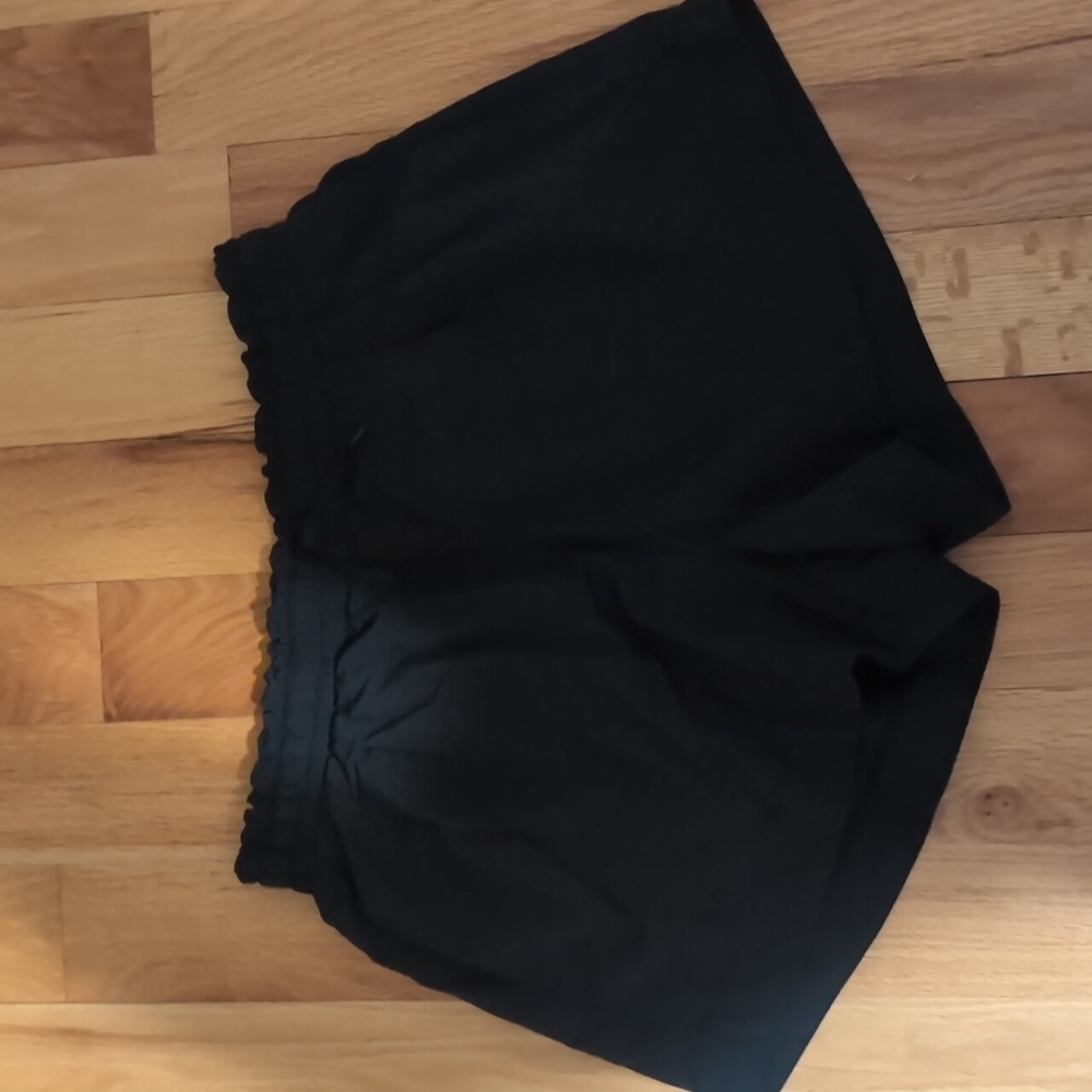 4 for $20🏷️ All In Motion High Rise Shorts